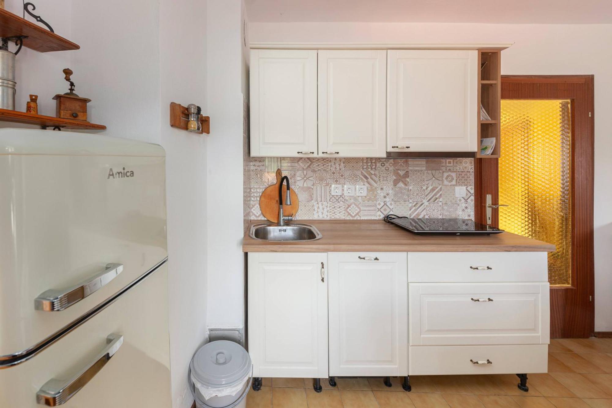 Under The Rock House In Osp With Hot Tub Apartment Екстериор снимка