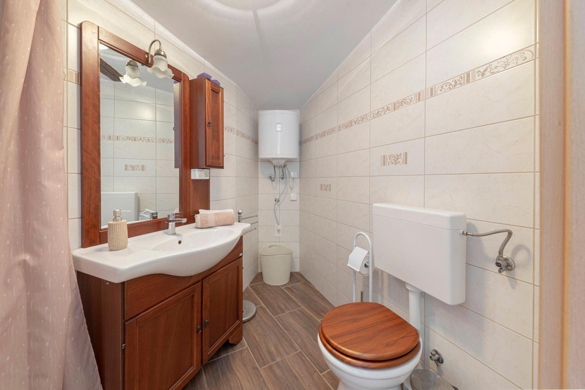 Under The Rock House In Osp With Hot Tub Apartment Екстериор снимка